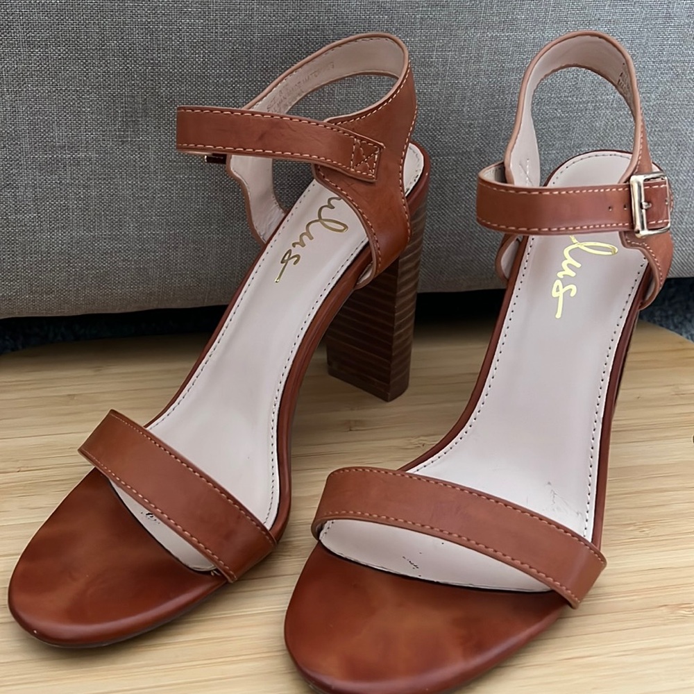 Cognac heeled sandals
